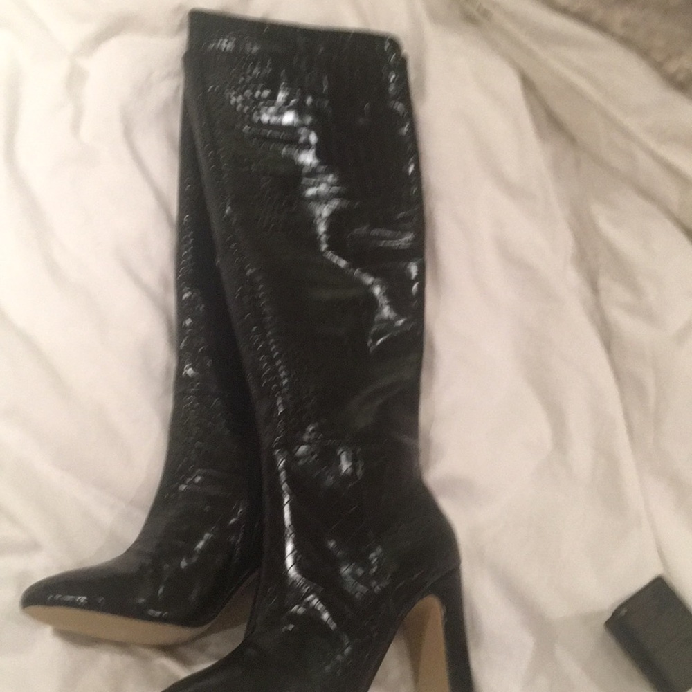 Tall boots - Picture 2 of 3